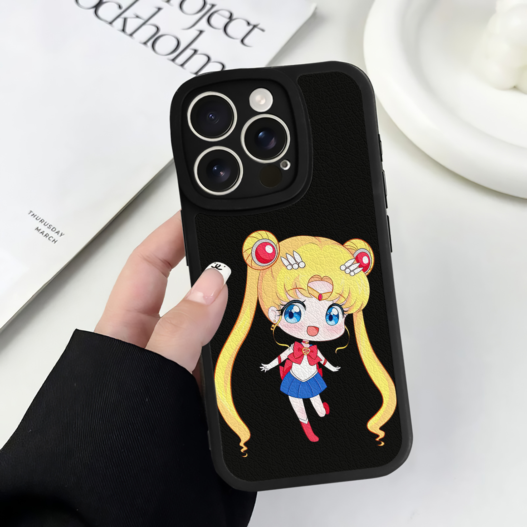 （画像用） 美少女戦士セーラームーン 月野 うさぎ つきの うさぎ Sailor Moon Tsukino Usagi 【iPhone 16シリーズ対応】シリコンスマホケース（レザー調） 材質：シリコン